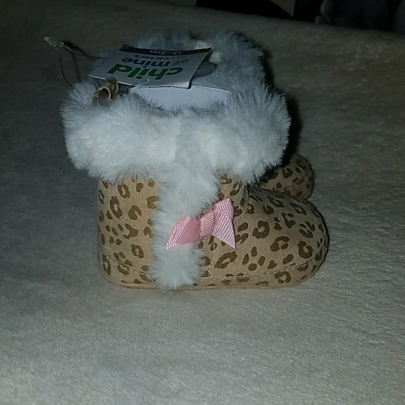 Little Girl Booties - Picture 2 of 3